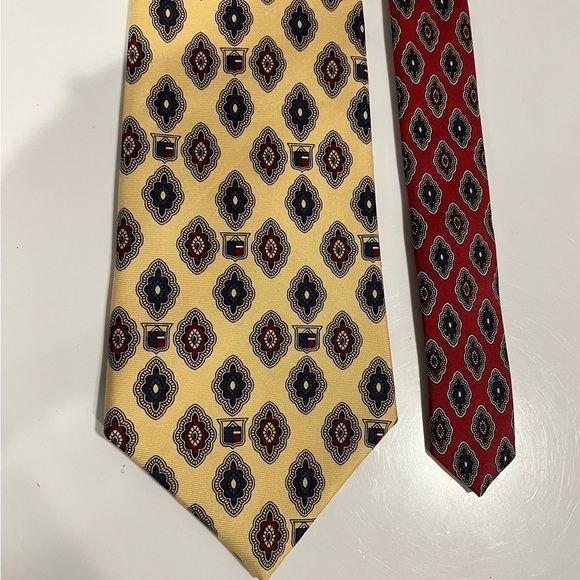 Vintage Tommy Hilfiger 100% Italian silk made in the USA - Picture 1 of 5